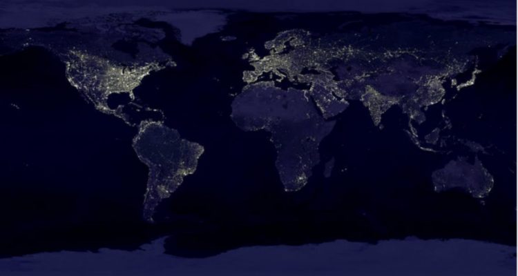 verdenskort-som-viser-verdenen-om-aftenen